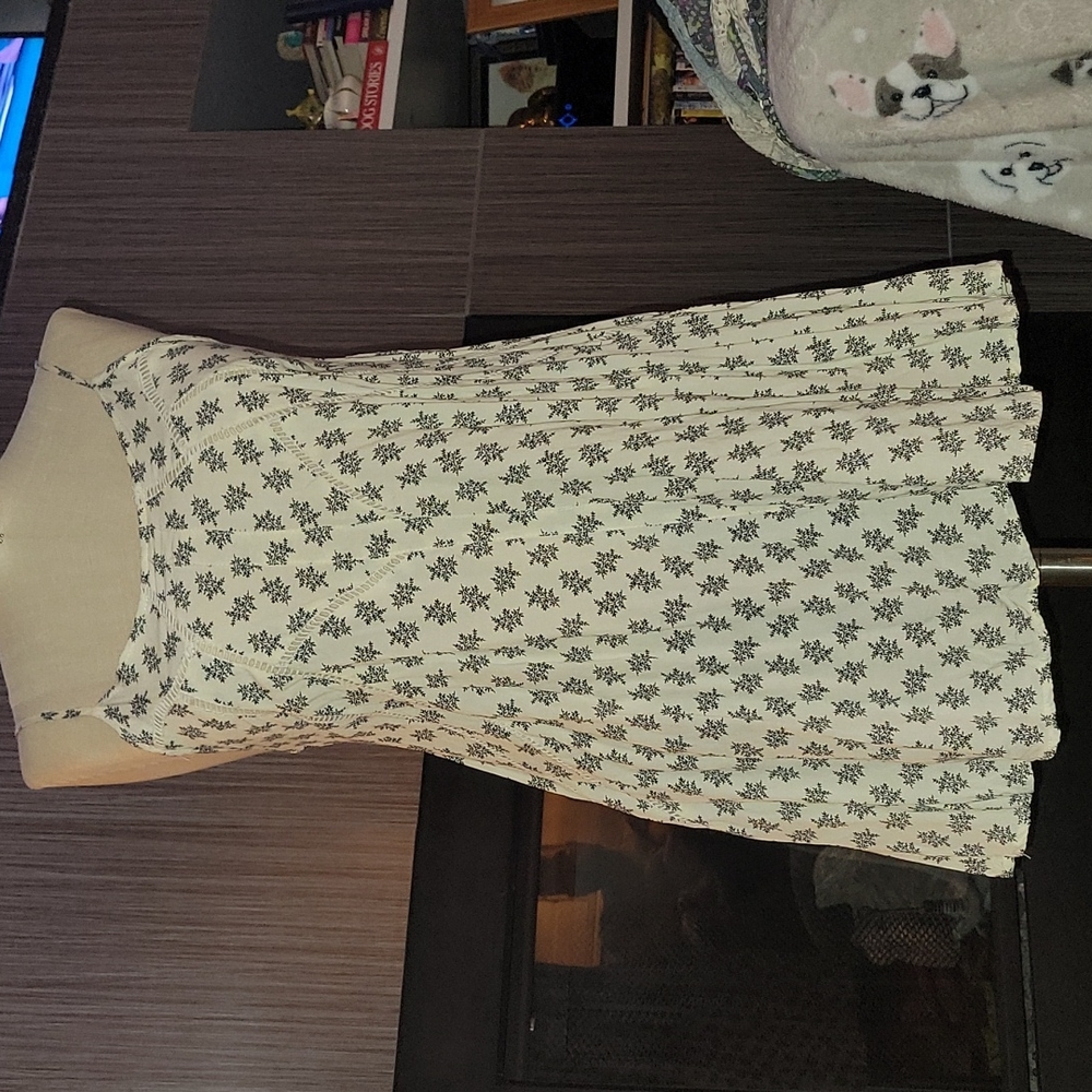 Cute! Tank Top Size Small - Picture 2 of 9
